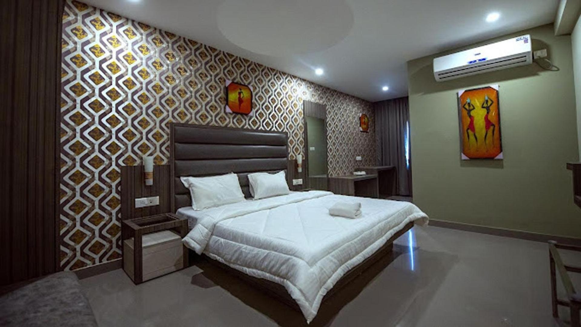 Hotel Royal Retreat Sambalpur Eksteriør bilde