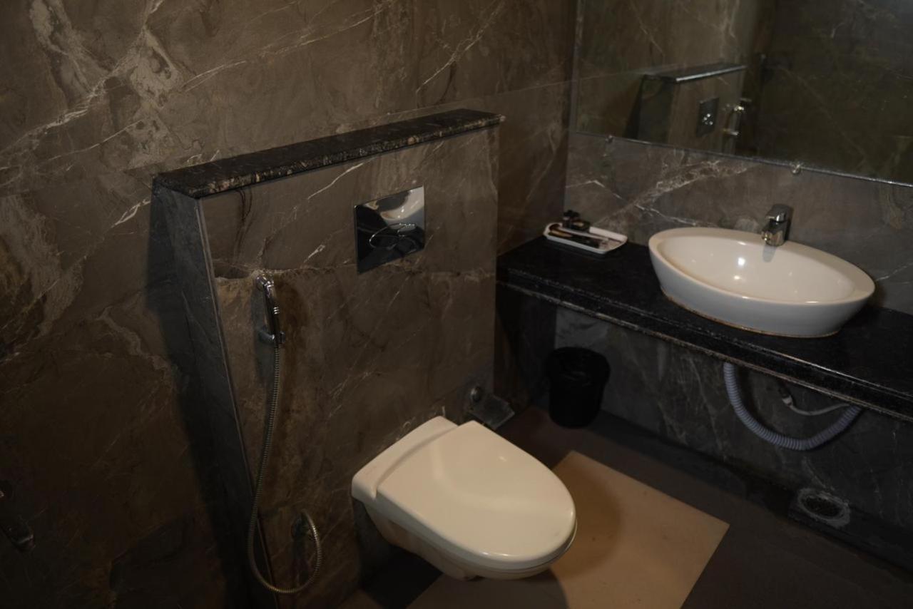 Hotel Royal Retreat Sambalpur Eksteriør bilde